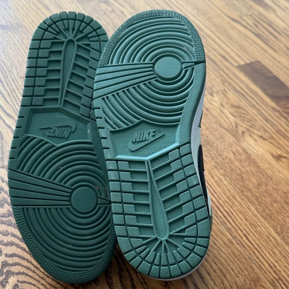 Nike Women's Air Jordan Athletic Shoes - Green, Black, Pink - Picture 4 of 5